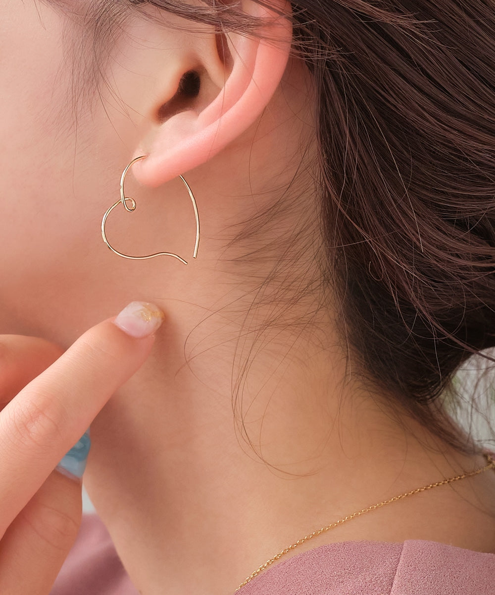 一筆書きハートピアス