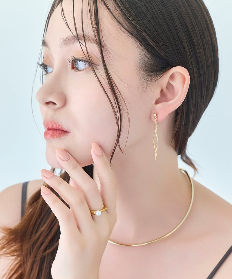 【金属アレルギー対応】【痛くないシリーズ】スウィングクリスタルループフィットイヤリング