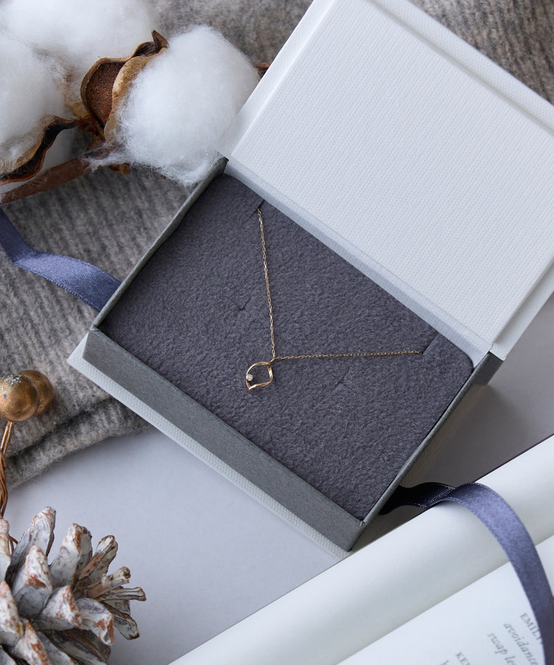 【K10】リーフィーダイヤモンドネックレス/BOX＆ショッパーつき