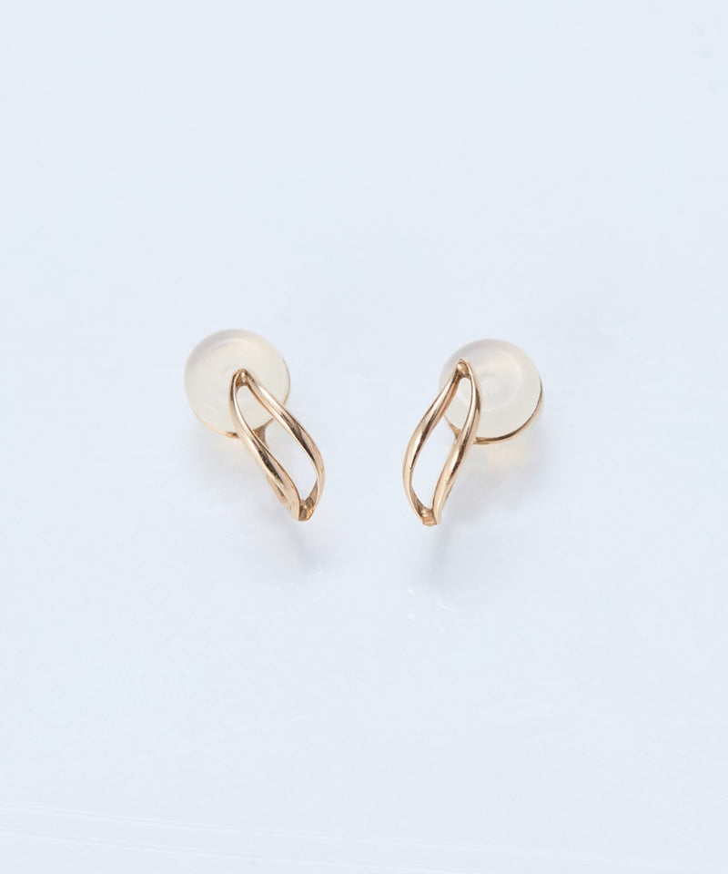 【 K10 】エンフォルドリーフイヤリング/BOX付き