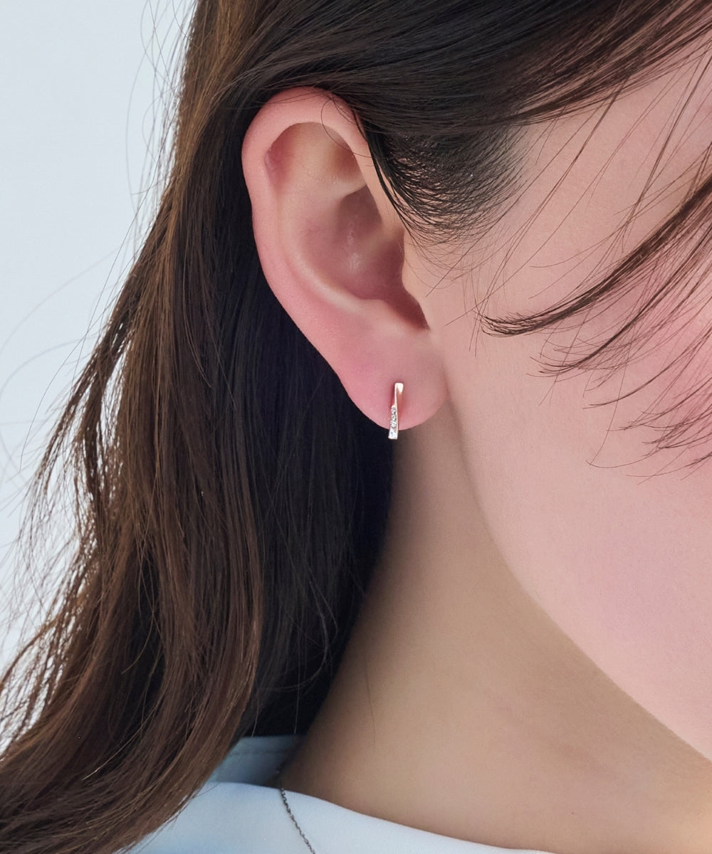 <新色>【金属アレルギー対応】【痛くないシリーズ】ツイストバービジューライトフィットイヤリング