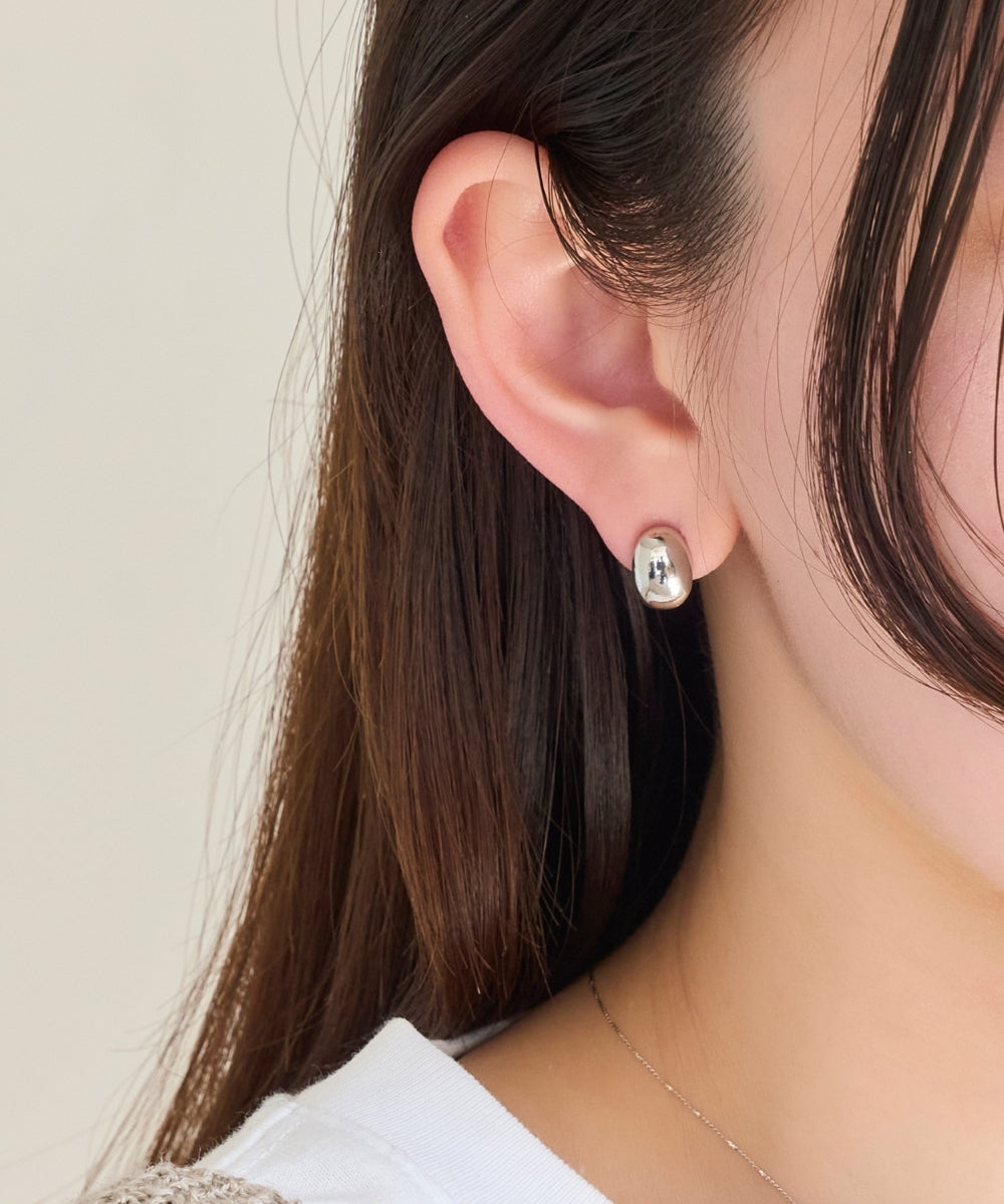 Phoebe/フィービィー】オーバルフープスナップイヤリング シャンパン  