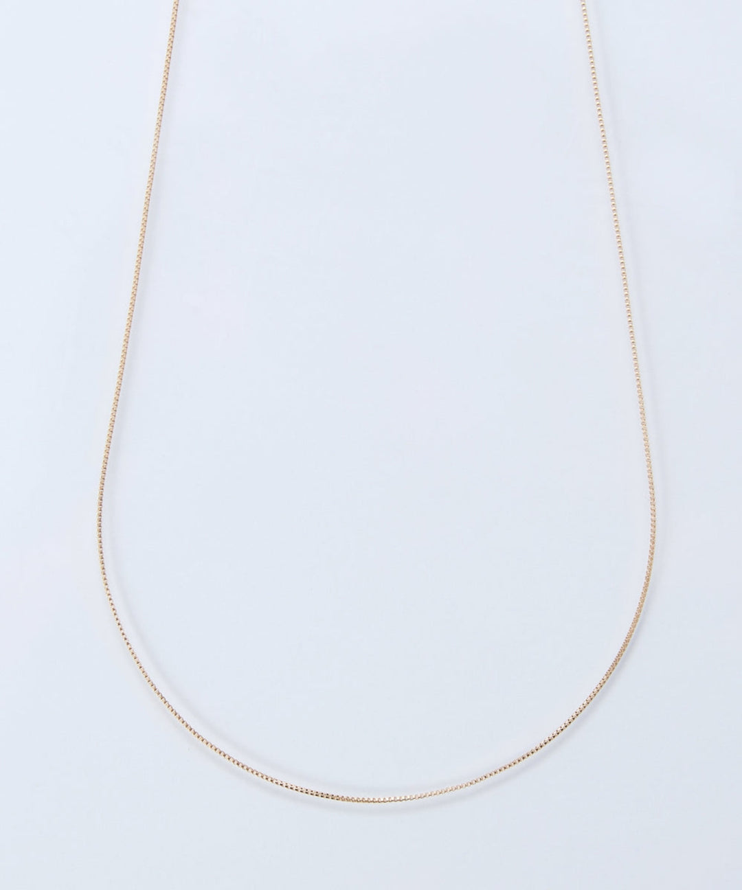 NECKLACE｜顔周りをパッと明るく見せる、Phoebeのネックレス