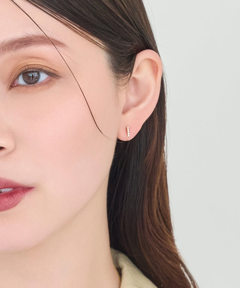 【痛くないシリーズ/金属アレルギー対応】ストレートビジューライトフィットイヤリング/サージカルステンレス