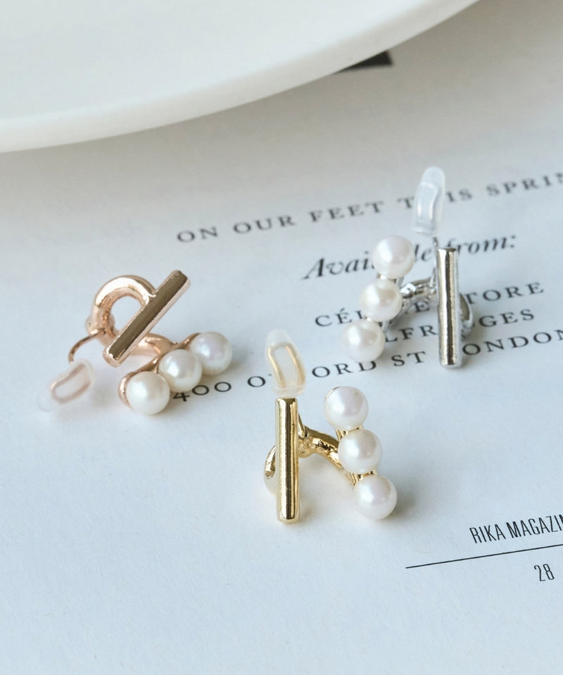 【痛くないシリーズ/金属アレルギー対応】ダブルデコレイトパールライトフィットイヤリング