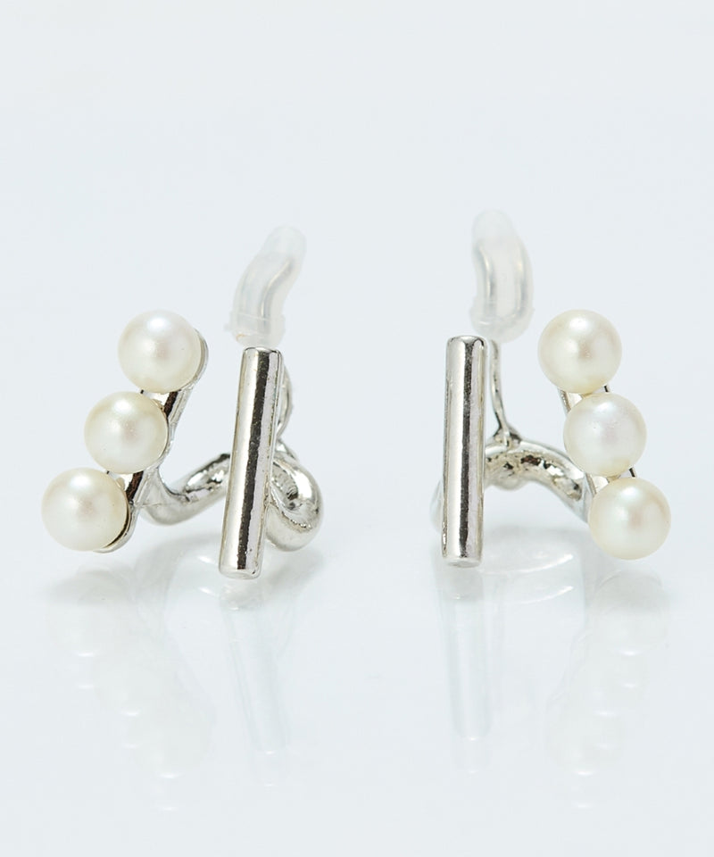 【痛くないシリーズ/金属アレルギー対応】ダブルデコレイトパールライトフィットイヤリング