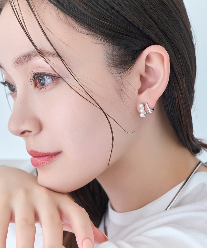 【痛くないシリーズ/金属アレルギー対応】ダブルデコレイトパールライトフィットイヤリング