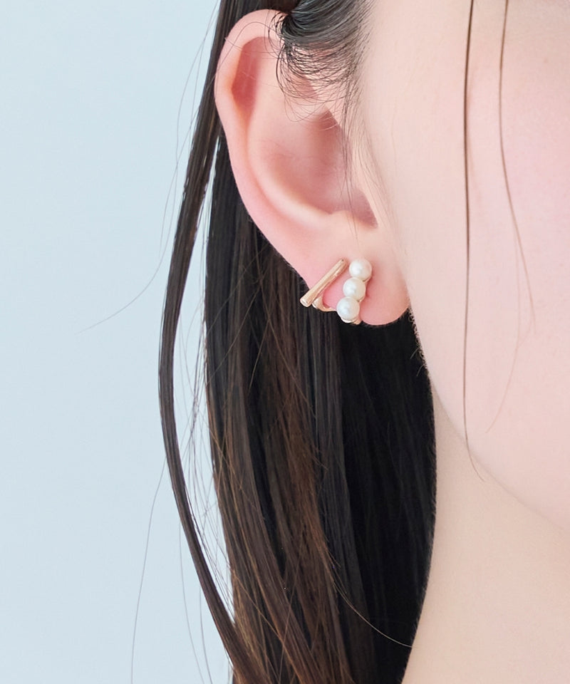 【痛くないシリーズ/金属アレルギー対応】ダブルデコレイトパールライトフィットイヤリング