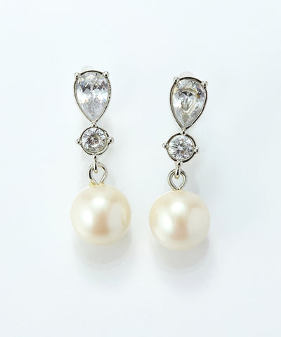 【痛くないシリーズ/金属アレルギー対応】ルナドロップパールライトフィットイヤリング