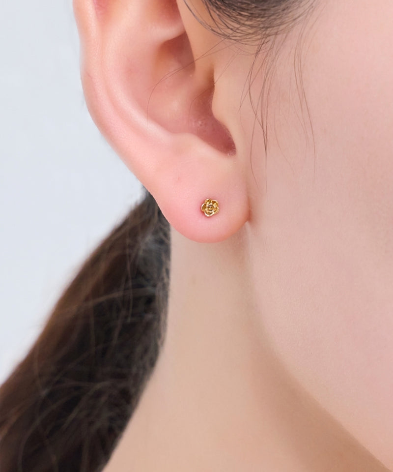 【金属アレルギー対応】プチフラワービジュースタッドピアス（片耳）