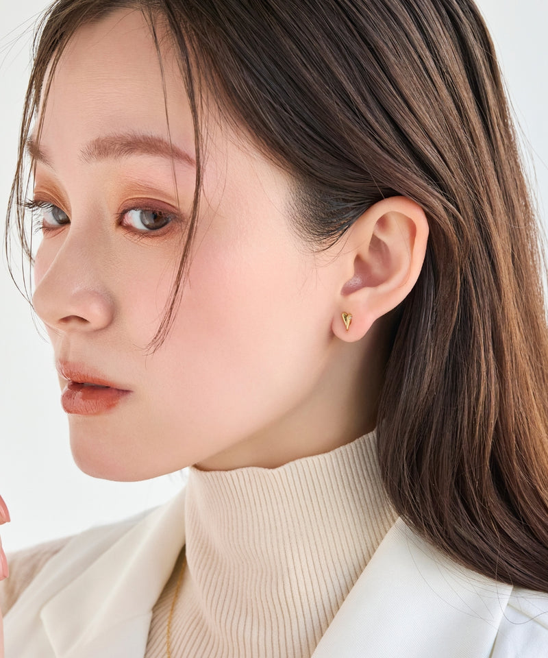 【金属アレルギー対応】ハートリーフセラミックピアス（片耳）