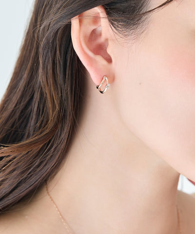 【痛くないシリーズ/金属アレルギー対応】シャイニーダブルハーフフープライトフィットイヤリング