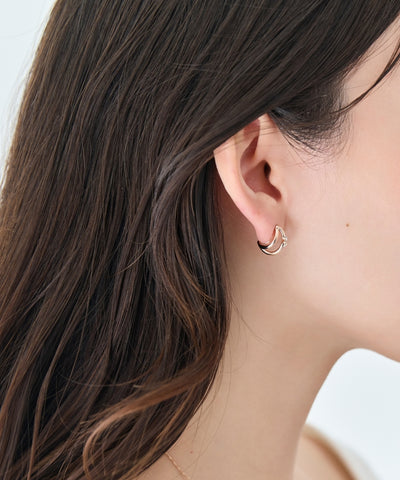 【痛くないシリーズ/金属アレルギー対応】シャイニーダブルハーフフープライトフィットイヤリング