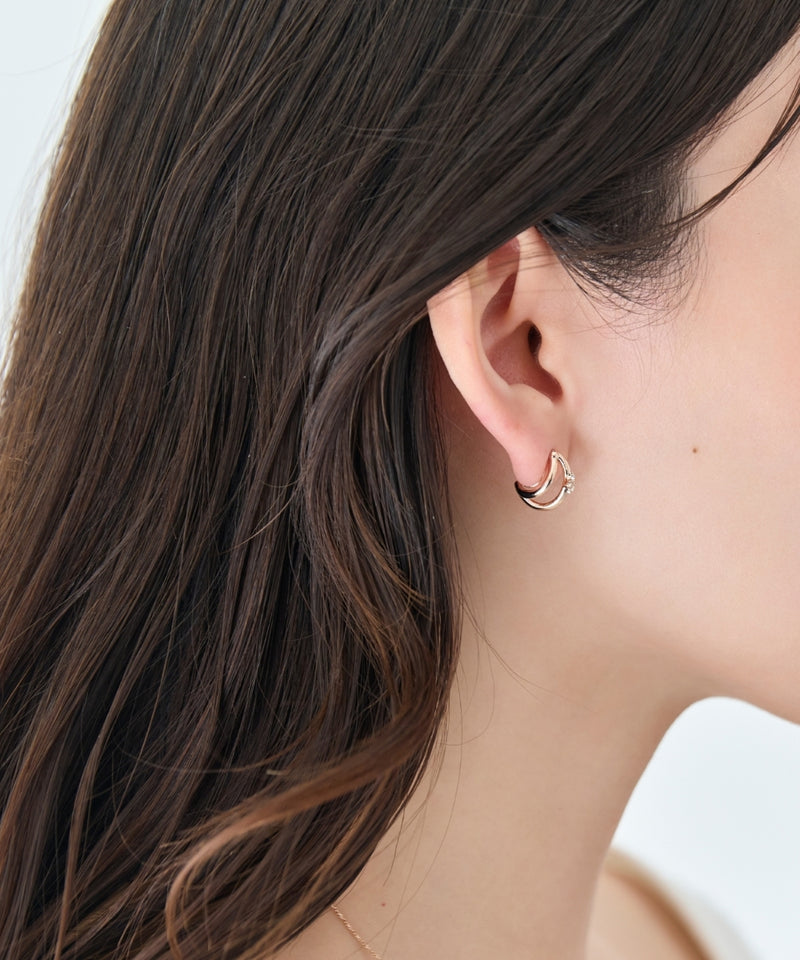【痛くないシリーズ/金属アレルギー対応】シャイニーダブルハーフフープライトフィットイヤリング