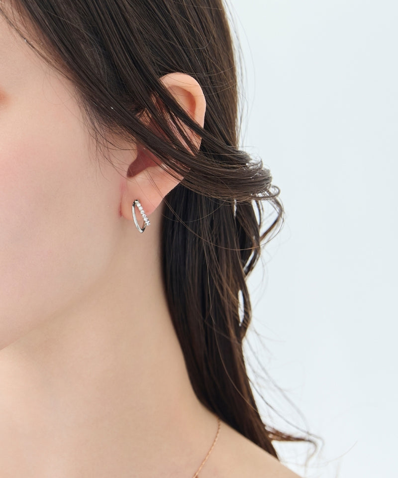 【痛くないシリーズ/金属アレルギー対応】ブリリアントダブルハーフフープライトフィットイヤリング