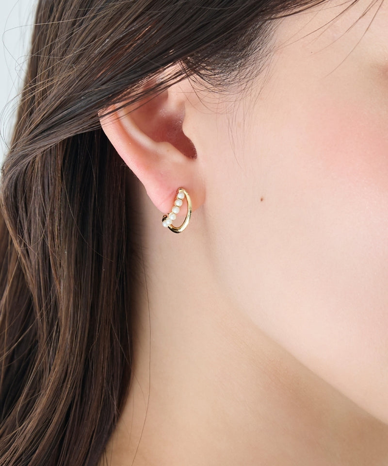 【痛くないシリーズ/金属アレルギー対応】プチパールダブルハーフフープライトフィットイヤリング