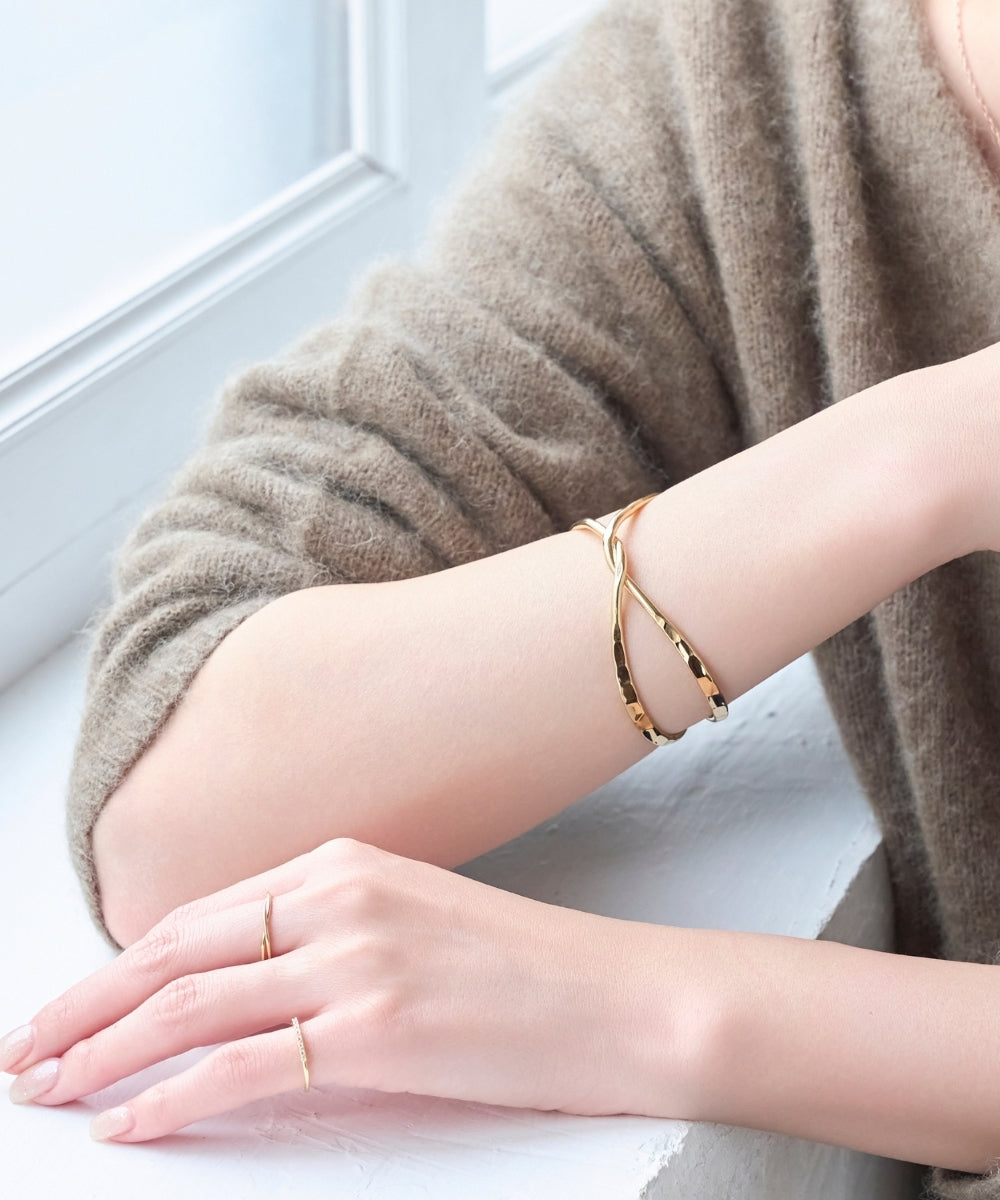 Phoebe/フィービィー】トップクロスワイドカフバングル – JEWEL ADDICT