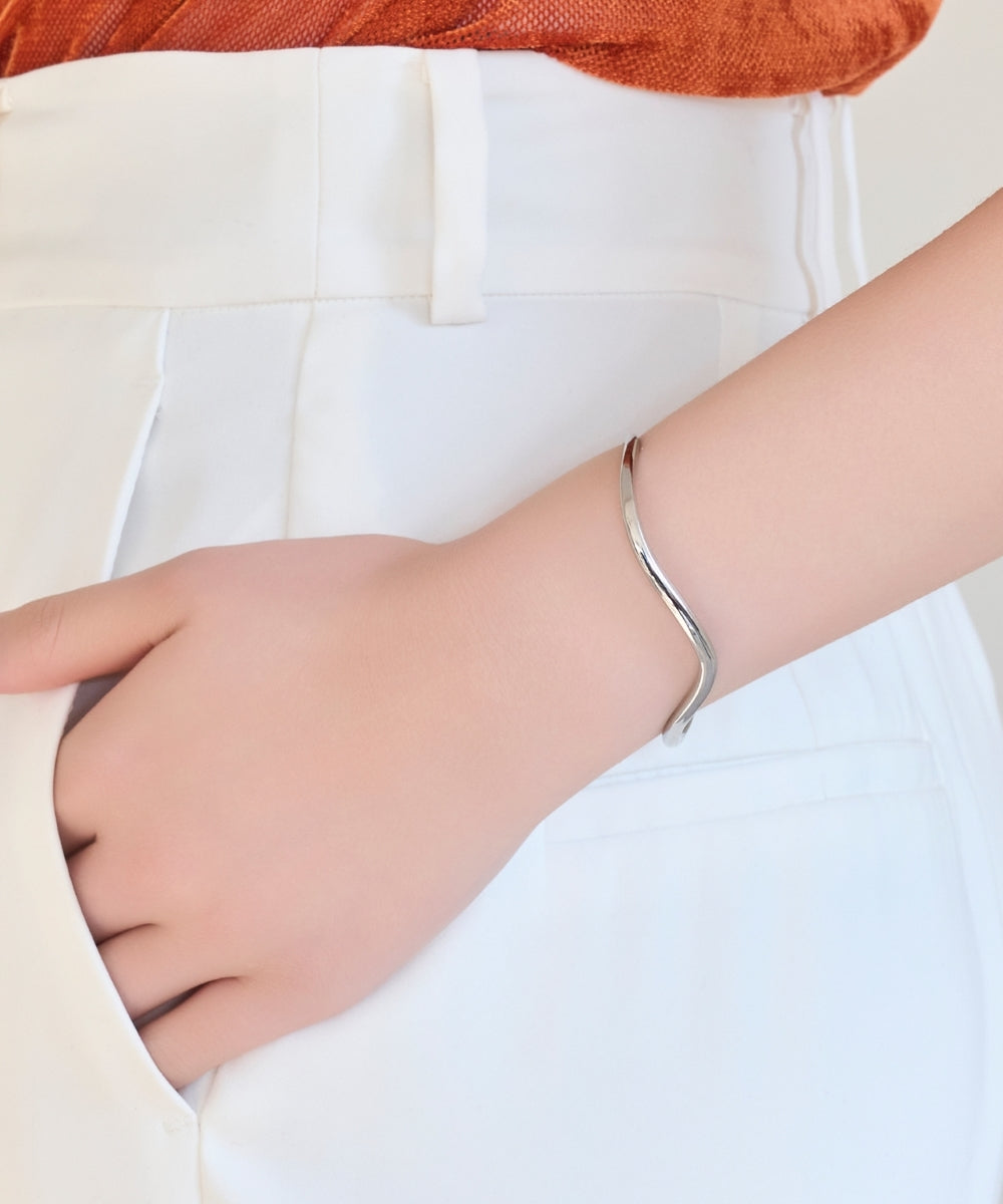 【金属アレルギー対応】ウェーブラインメタルバングル/サージカルステンレス