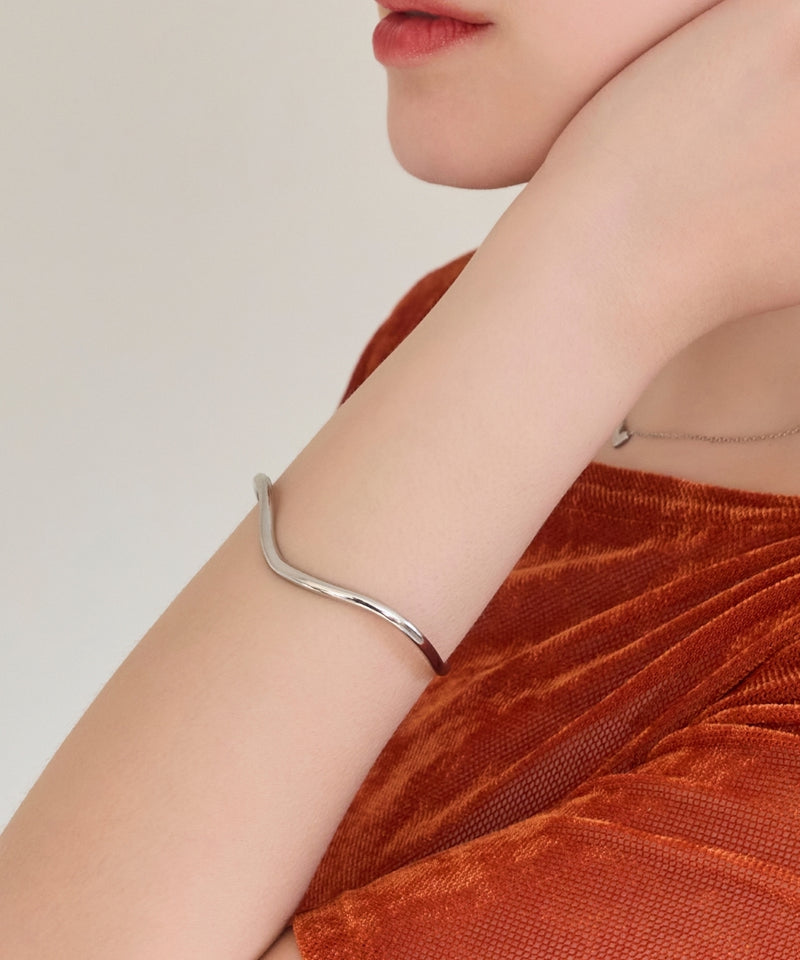 【金属アレルギー対応】ウェーブラインメタルバングル/サージカルステンレス