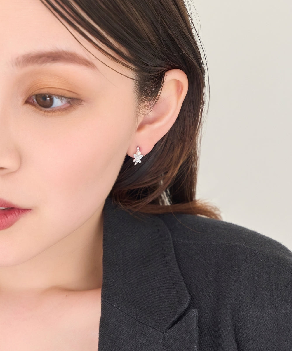 Phoebe/フィービィー】 ロマンティックビジューバタフライフープピアス