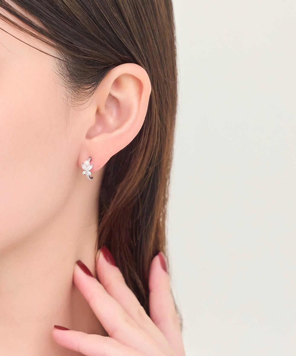 Phoebe/フィービィー】 ロマンティックビジューバタフライフープピアス