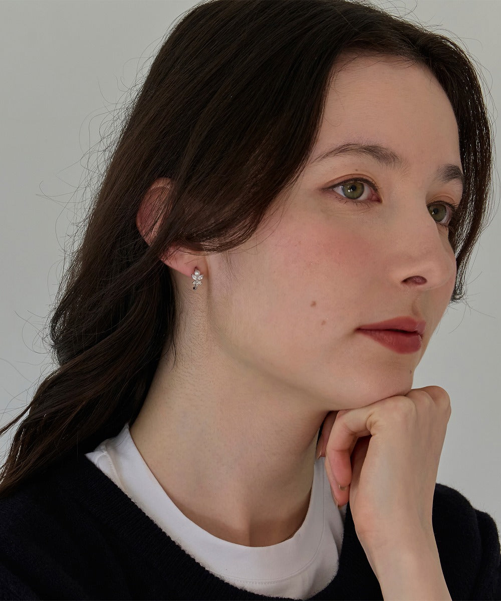 Phoebe/フィービィー】 ロマンティックビジューバタフライフープピアス