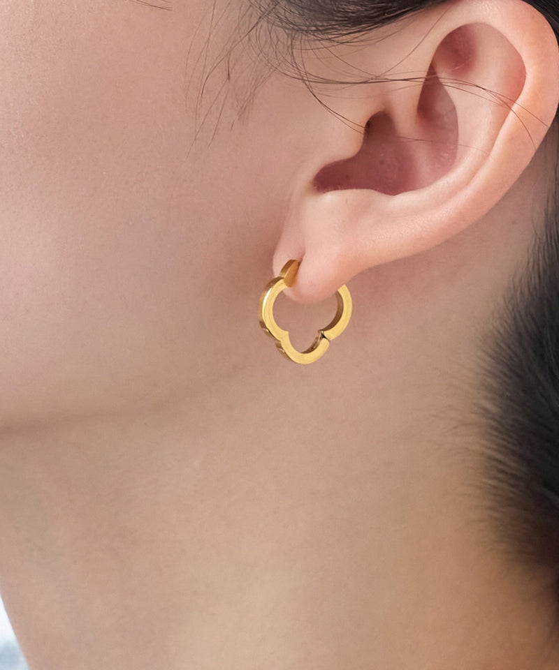 【金属アレルギー対応】フラワーワンタッチフープピアス/サージカルステンレス（片耳）