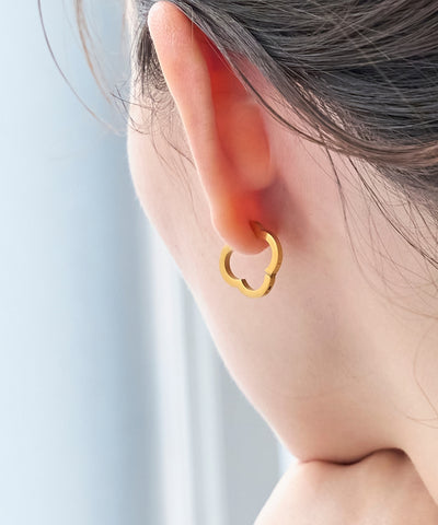 【金属アレルギー対応】フラワーワンタッチフープピアス/サージカルステンレス（片耳）