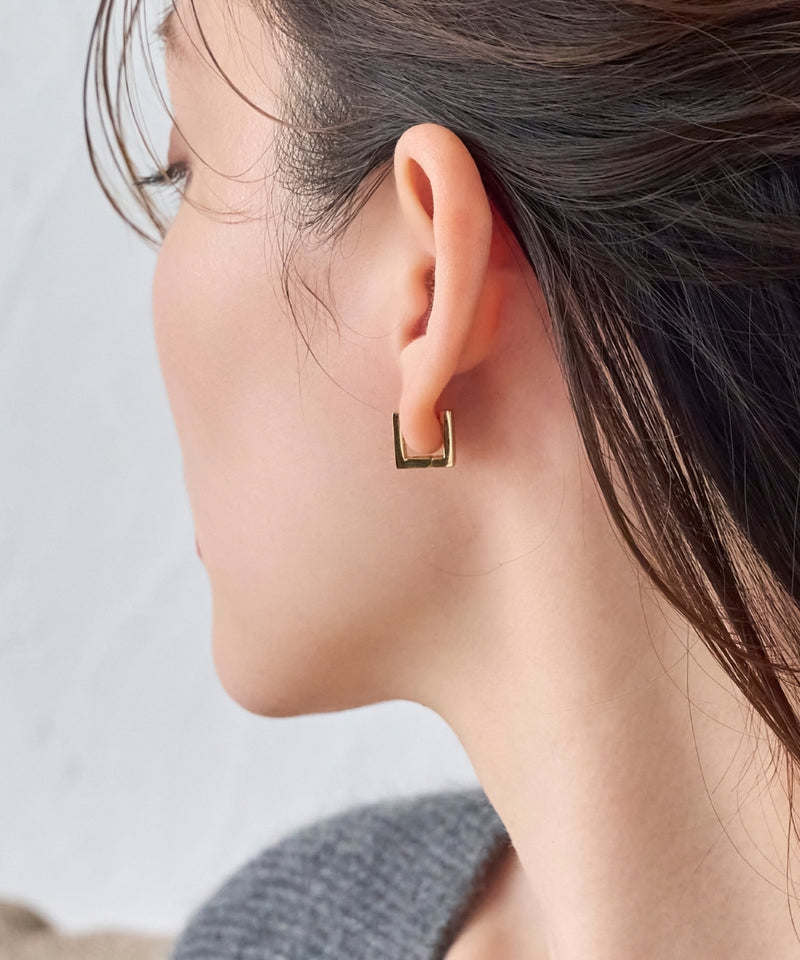 【金属アレルギー対応】ストレートスクエアフープピアス/サージカルステンレス（片耳）