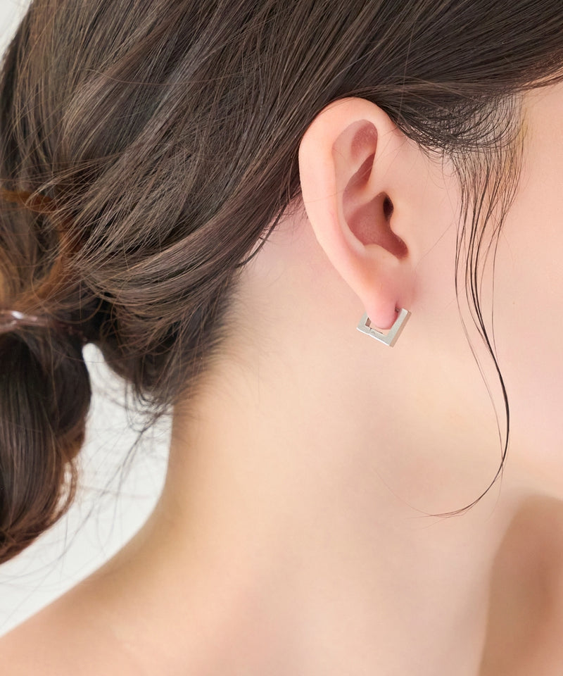 【金属アレルギー対応】ストレートスクエアフープピアス/サージカルステンレス（片耳）
