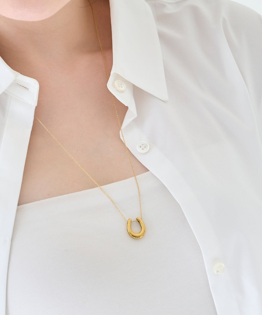 【金属アレルギー対応】メタリックホースシューネックレス ステンレス