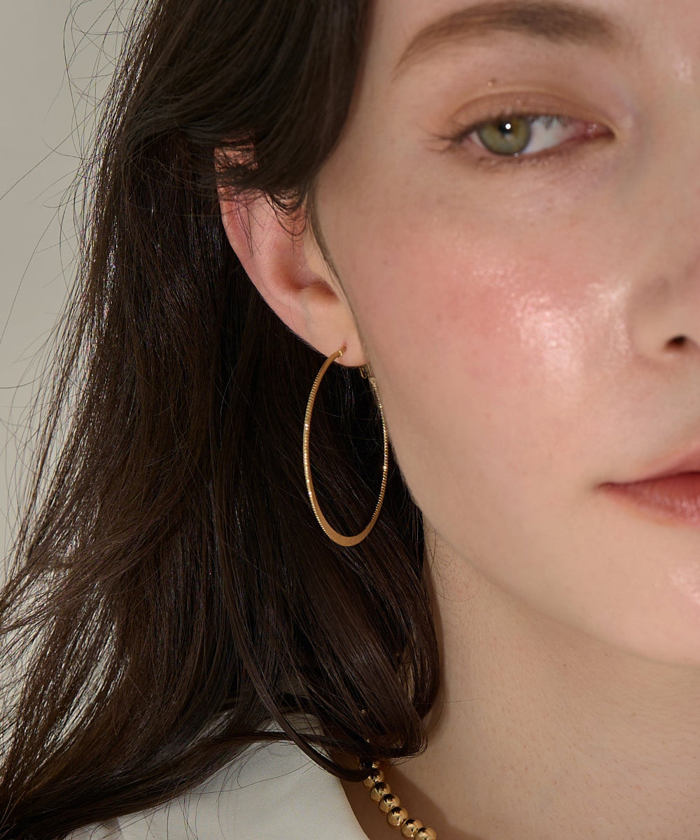 PIERCE｜耳元がパッと華やぐ、Phoebeのピアスコレクション – JEWEL ADDICT